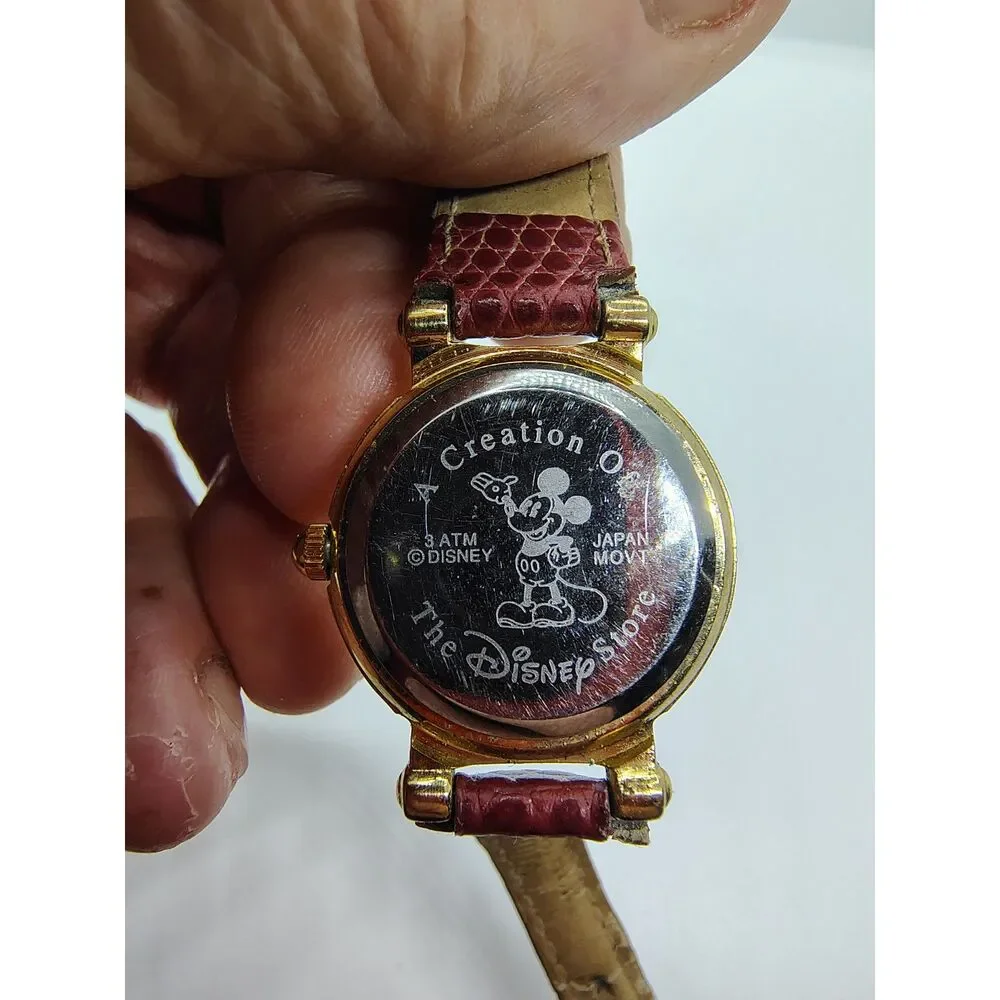 Winnie The Pooh Disney Store Women's Vintage Watch